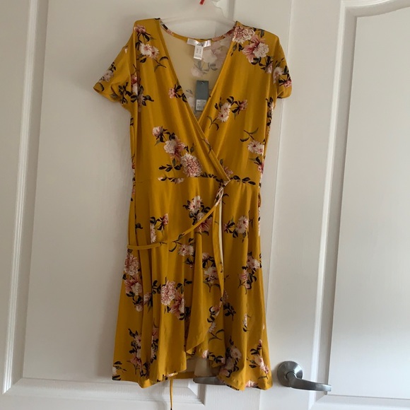 Floral dress new with tag - Picture 1 of 2